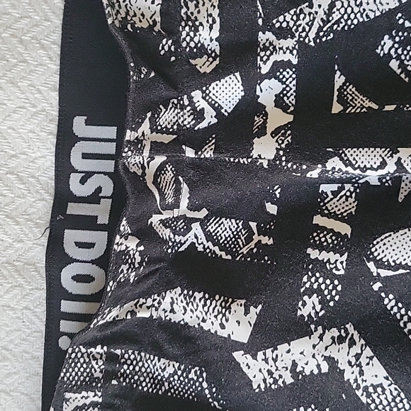 Nike Leggings - Picture 4 of 4